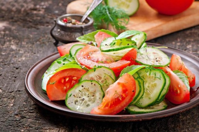 krastavac-i-paradajz salata
