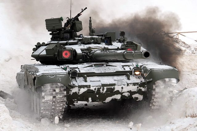 UDARNO: Usred tenkovske bitke, ruski tenk pogođen američkim ATGM Džavelin – Posada preživela i nastavila bitku