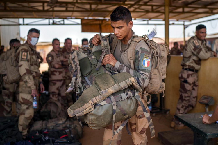 Francuska povlači ambasadora i vojsku iz Nigera