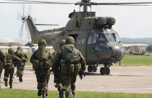 Britanska mornarica na pragu rizika: Vežbaju upad na ruske naftne platforme